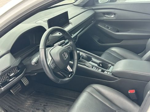 Used 2023 Honda Accord Sport image 9