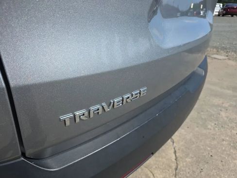 Used 2023 Chevrolet Traverse LT FWD image 11