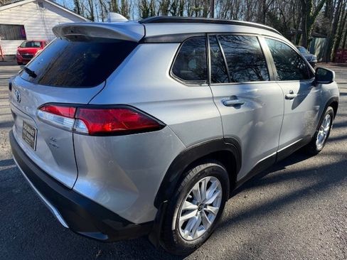 Used 2022 Toyota Corolla Cross LE image 4