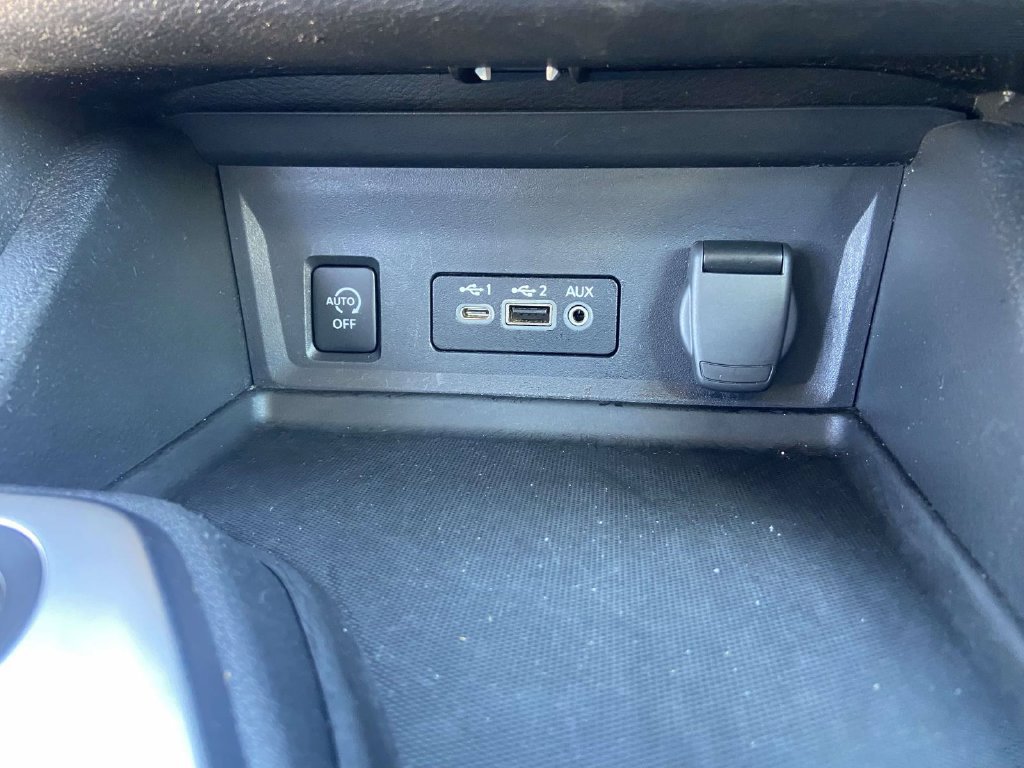 Used 2025 Nissan Sentra SV FWD image 26