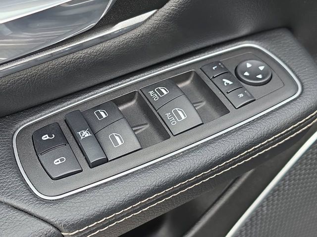 Used 2023 RAM 1500 Laramie AWD/4WD image 24
