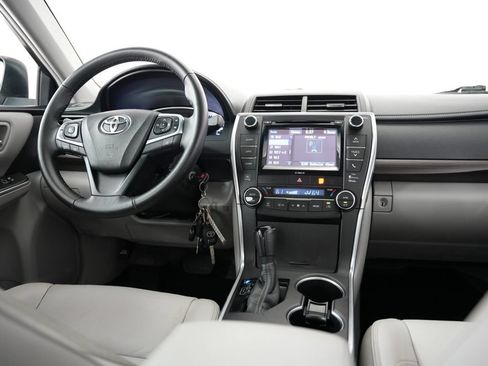 Used 2017 Toyota Camry SE FWD image 10