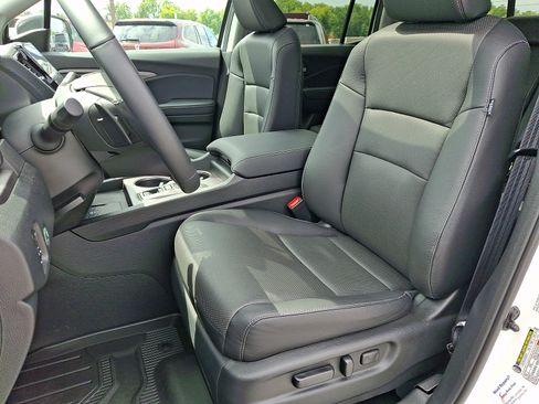 Certified 2025 Honda Ridgeline RTL image 13