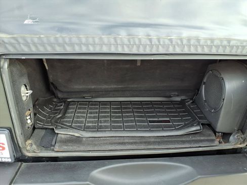 Used 2010 Jeep Wrangler Rubicon w/ PWR Convenience Group image 12