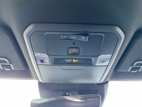 Used 2025 Toyota Tacoma TRD Sport image 26