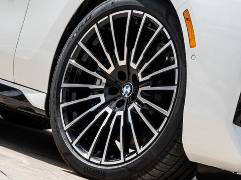 New 2026 BMW 760i xDrive AWD/4WD image 9