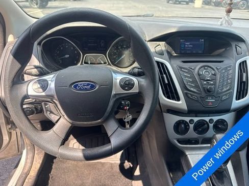 Used 2014 Ford Focus SE FWD image 9