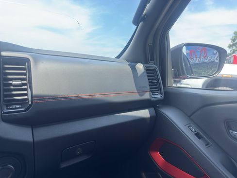 Used 2023 Nissan Frontier PRO-4X w/ Technology Package AWD/4WD image 19