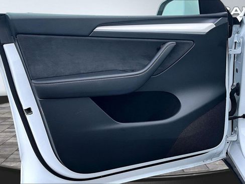 Used 2023 Tesla Model Y Long Range image 22