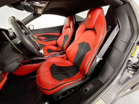 Certified 2022 Ferrari F8 Tributo RWD image 9