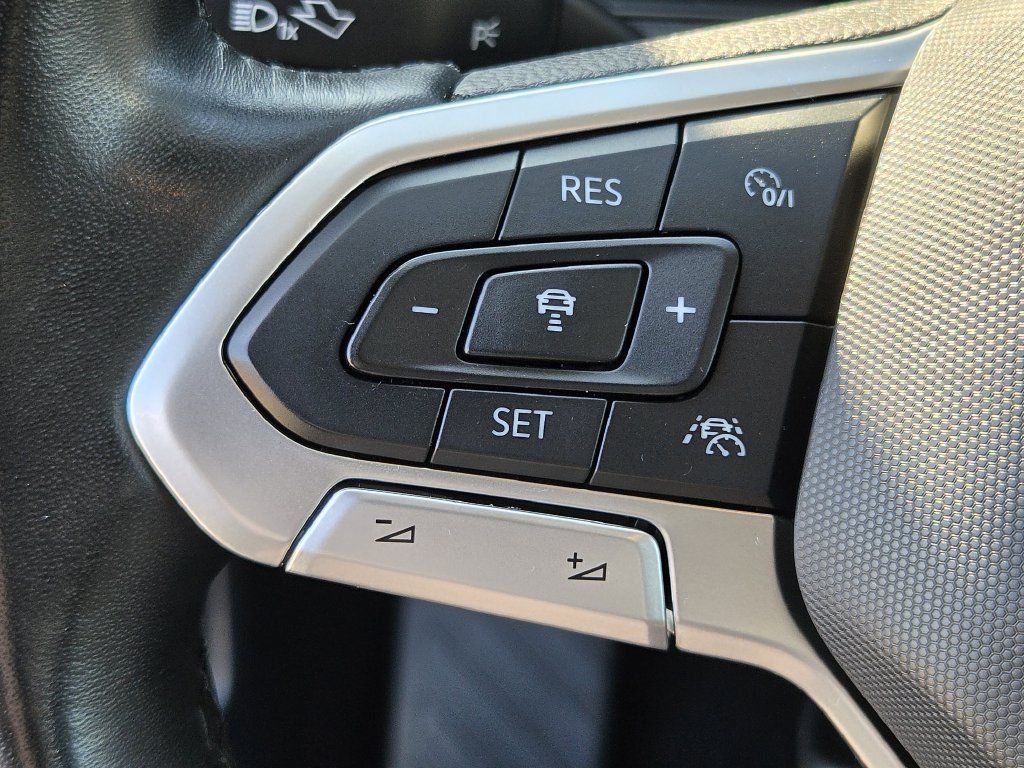 Used 2024 Volkswagen Jetta SE FWD image 23