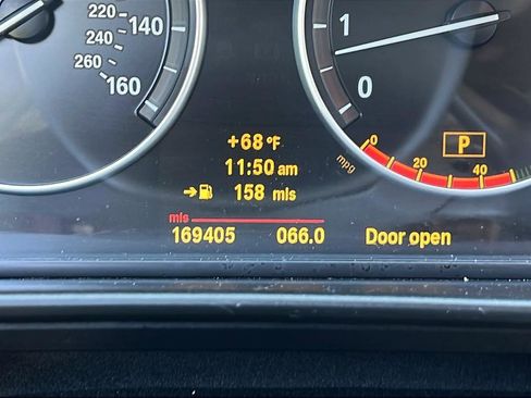 Used 2011 BMW 528i Sedan RWD image 10