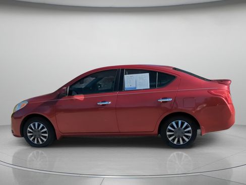 Used 2014 Nissan Versa SV FWD image 19