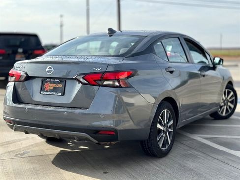Used 2021 Nissan Versa SV image 11