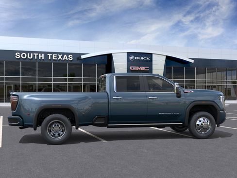 New 2026 GMC Sierra 3500 Denali w/ Denali Reserve Package AWD/4WD image 5