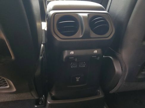 Used 2019 Jeep Wrangler Unlimited Rubicon AWD/4WD image 15