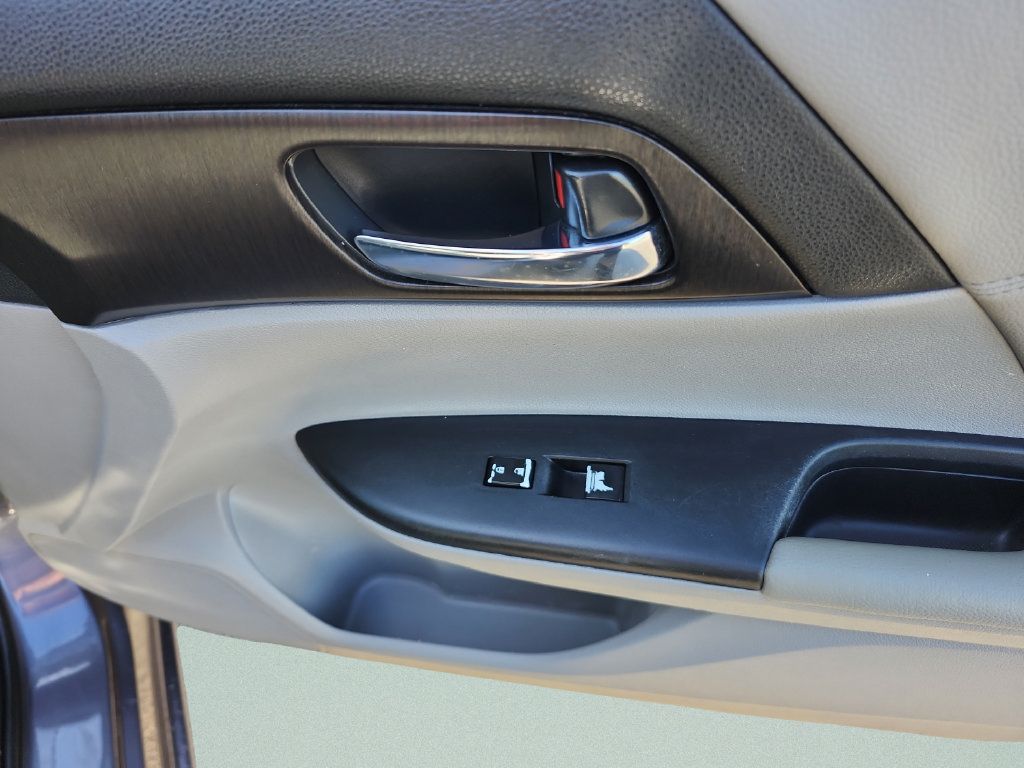 Used 2015 Honda Accord EX image 25