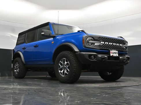 Used 2023 Ford Bronco Badlands AWD/4WD image 46