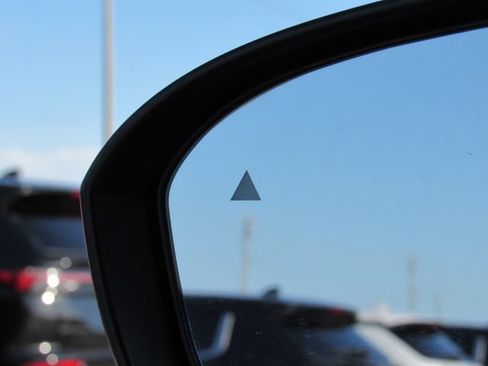 Used 2023 Mitsubishi Outlander SE FWD image 33
