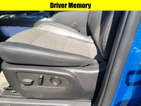 Used 2022 Chevrolet Silverado 1500 ZR2 w/ Technology Package image 21