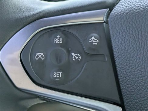 Used 2023 Chevrolet Traverse LT image 27