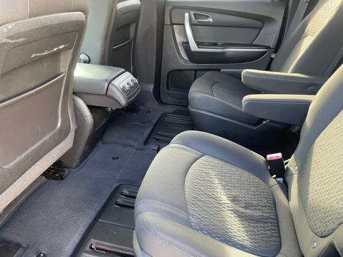 Used 2011 GMC Acadia SLE FWD image 18