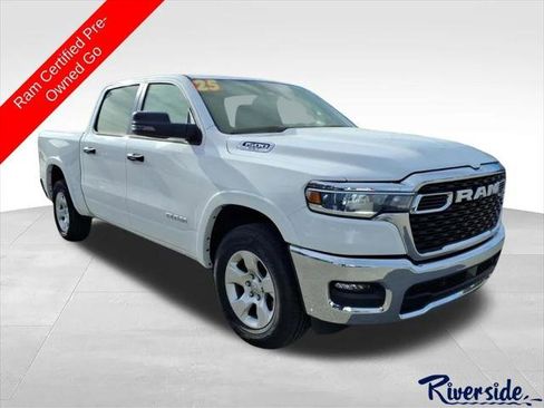 Certified 2025 RAM 1500 Big Horn AWD/4WD image 1
