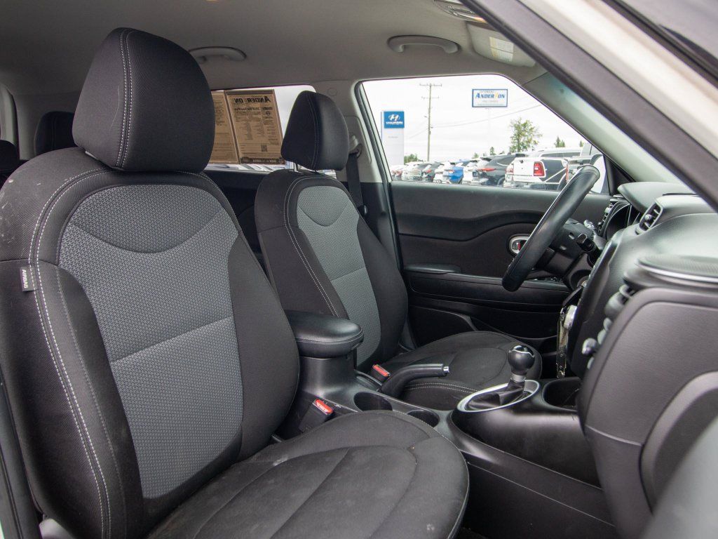 Used 2018 Kia Soul + FWD image 19