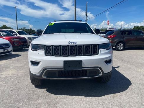 Used 2017 Jeep Grand Cherokee Limited w/ Luxury Group II AWD/4WD image 4
