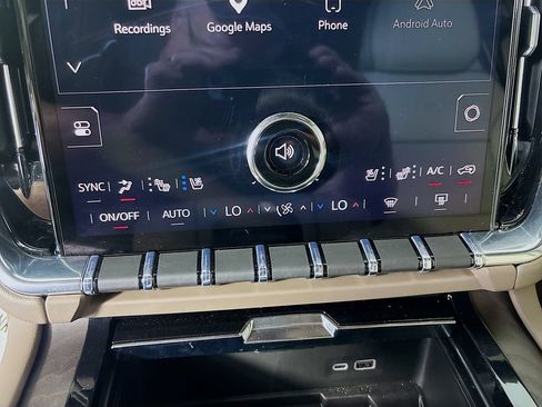 Used 2026 GMC Yukon Denali w/ Sun & Power Step Package AWD/4WD image 18