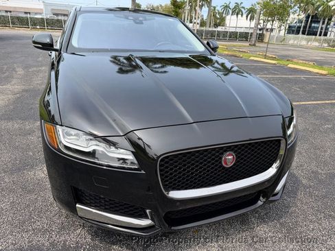 Used 2016 Jaguar XF Prestige RWD image 15