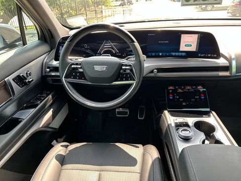 Used 2026 Cadillac Vistiq Sport w/ LPO, Floor Liner Package AWD/4WD image 31