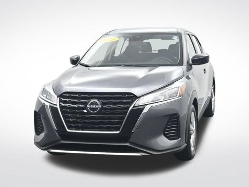 Used 2025 Nissan Kicks Play S FWD image 2