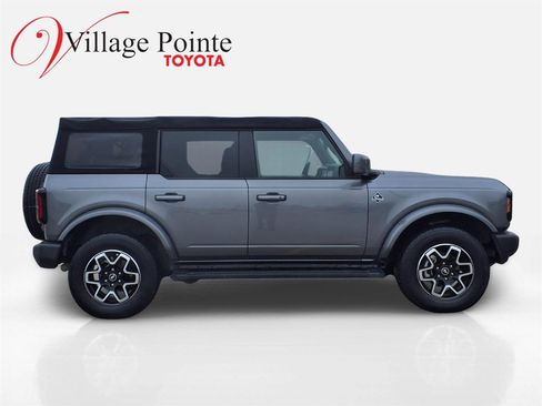 Used 2023 Ford Bronco Outer Banks image 8