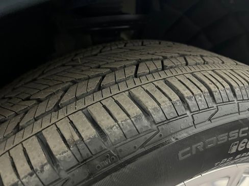 Used 2020 Buick Enclave Essence w/ Sound and Sites Package image 32