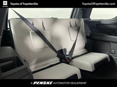 Used 2026 Toyota 4Runner SR5 AWD/4WD image 9