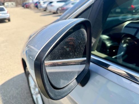 Used 2021 Chrysler Voyager Lxi FWD image 19