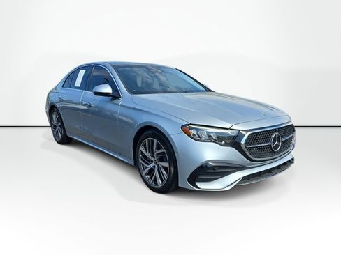 Used 2025 Mercedes-Benz E 450 4MATIC Sedan image 3