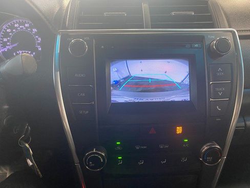 Used 2016 Toyota Camry LE FWD image 25