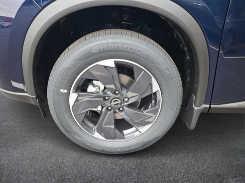 New 2026 Nissan Rogue SV image 4