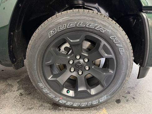 New 2026 RAM 1500 4x4 Crew Cab image 9