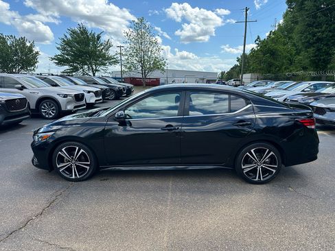Used 2020 Nissan Sentra SR image 2