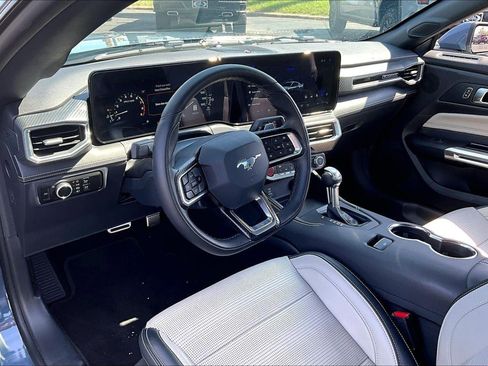 Used 2025 Ford Mustang GT Premium RWD image 13