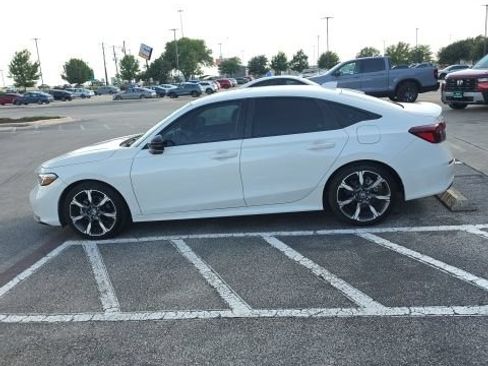 Used 2025 Honda Civic Sport Touring image 1