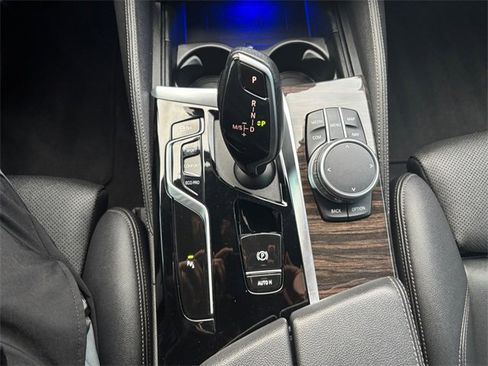 Used 2021 BMW 540i w/ M Sport Package image 24