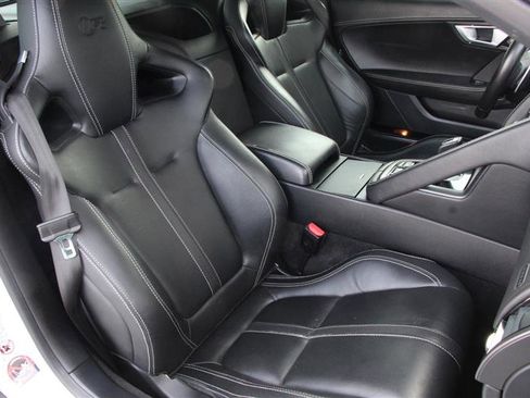 Used 2016 Jaguar F-TYPE R image 10