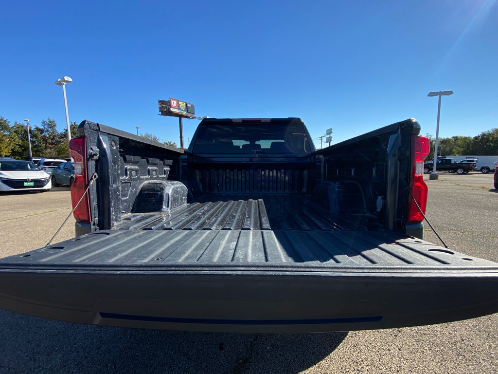 Used 2021 Chevrolet Silverado 1500 Custom w/ Safety Confidence Package AWD/4WD image 9