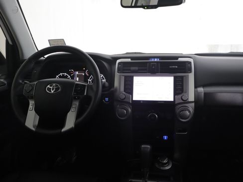 Used 2022 Toyota 4Runner SR5 AWD/4WD image 2