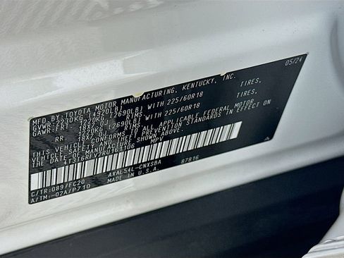 Used 2024 Toyota RAV4 SE w/ Convenience Package image 33