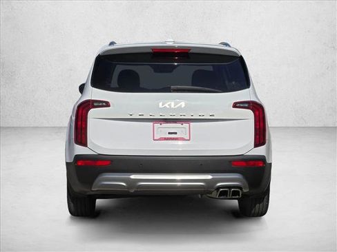 Used 2022 Kia Telluride S image 6